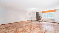 Living room of Single-family semi-detached for sale in  Madrid Capital  with Air Conditioner, Heating and Private garden