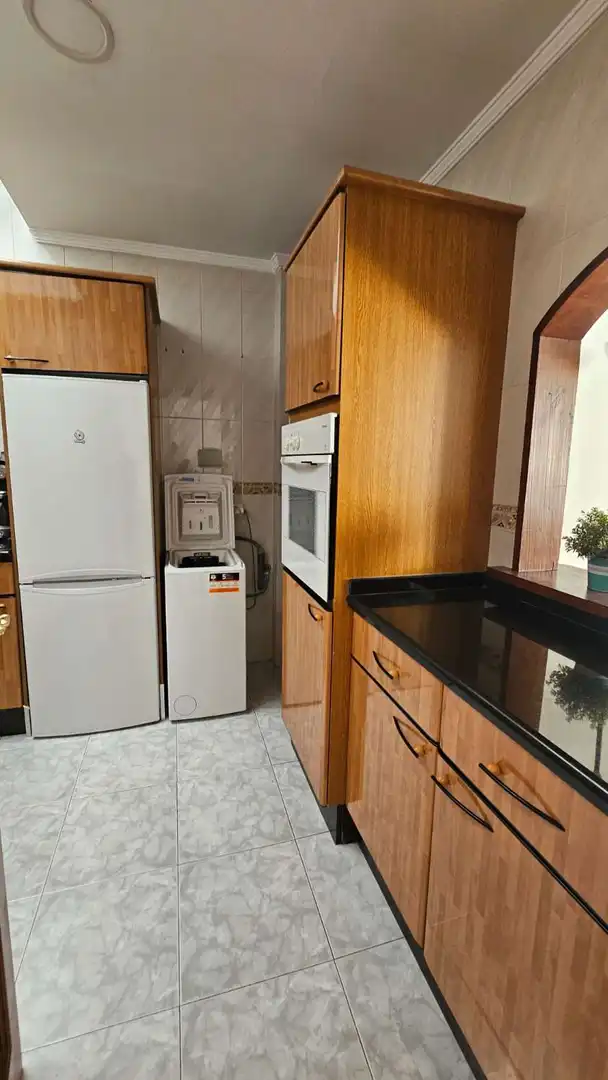 Cuina de Apartament de lloguer en Torremolinos amb Aire condicionat, Calefacció i Terrassa