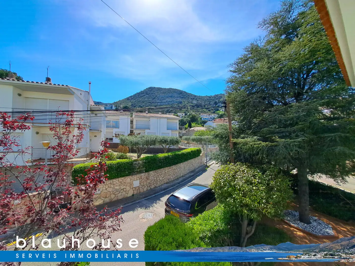 Vista exterior de Casa adosada en venda en Llançà amb Jardí privat, Parquet i Terrassa