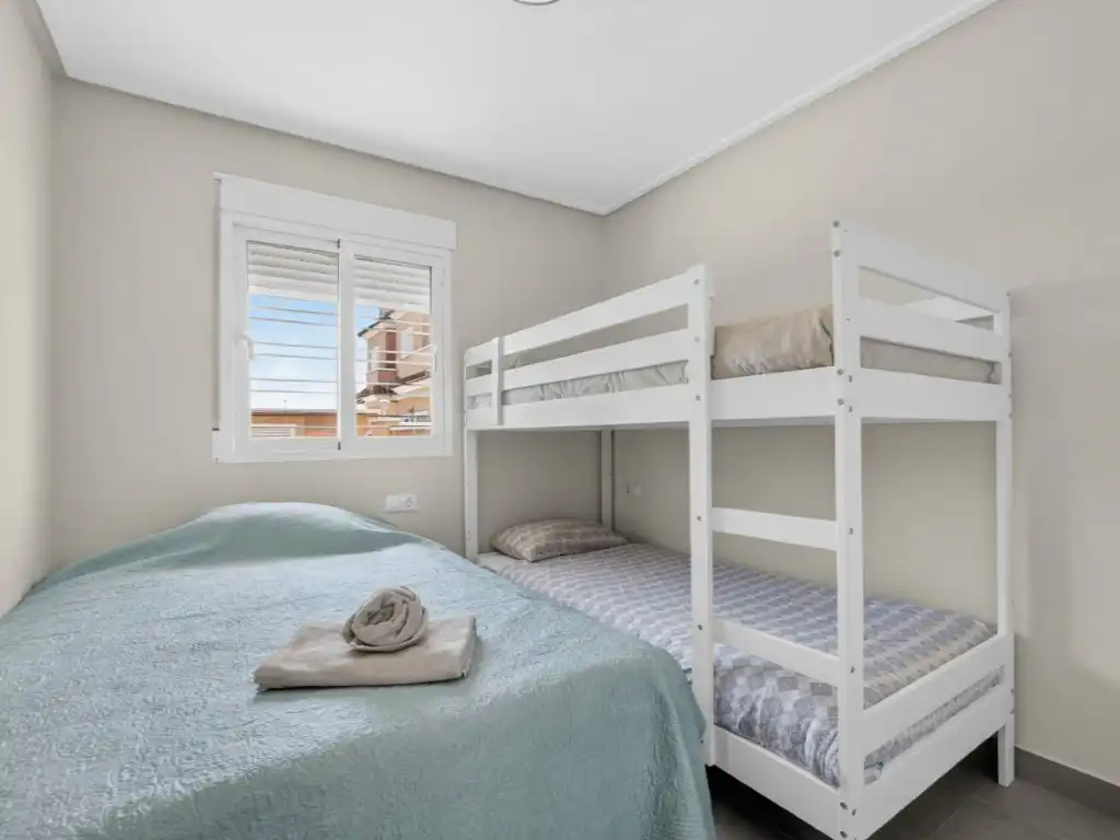 Habitación de Casa adosada en venta en Orihuela con Aire acondicionado, Jardín privado y Terraza
