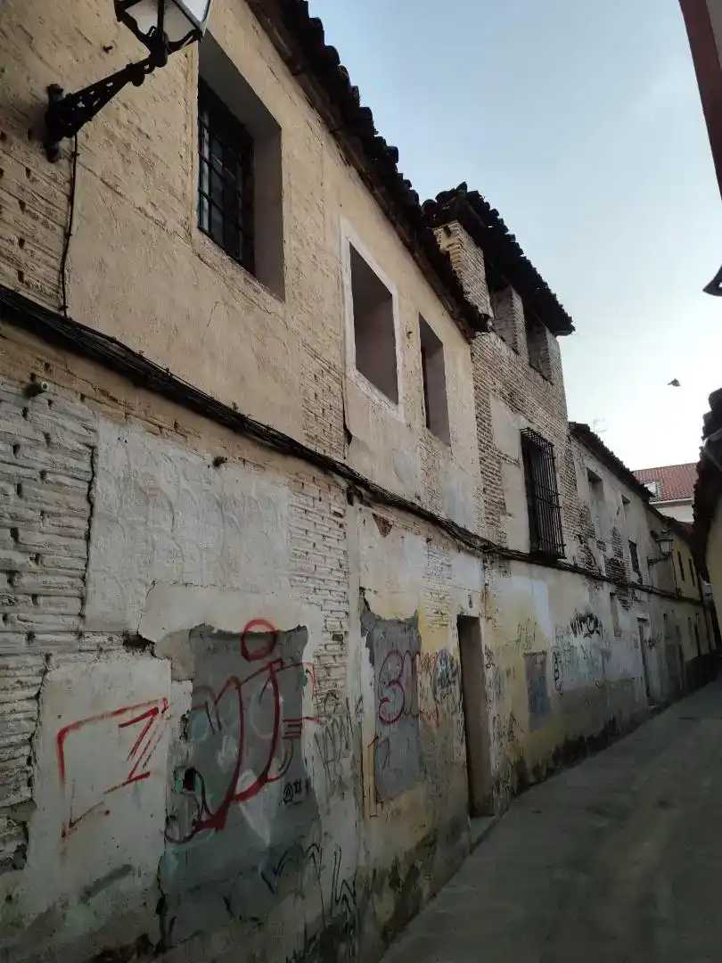 Vista exterior de Casa o xalet en venda en Talavera de la Reina amb Balcó