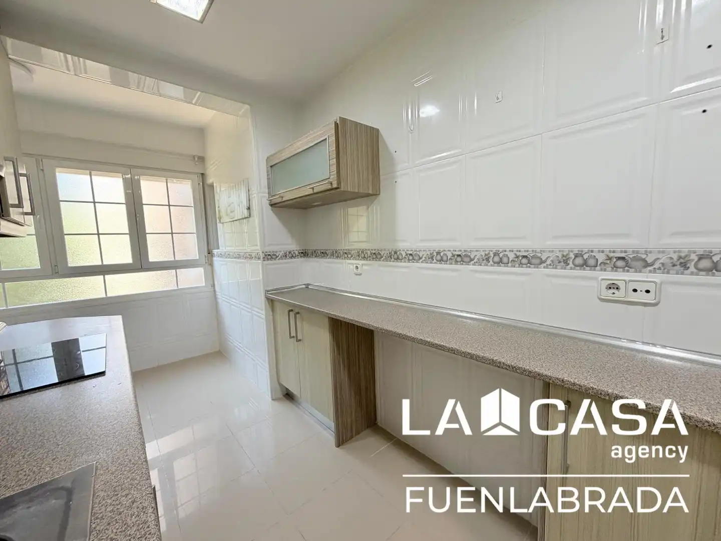Kitchen of Flat for sale in Fuenlabrada  with Oven and Washing machine