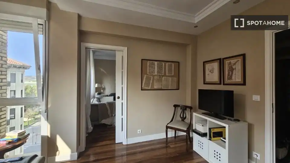 Sala d'estar de Apartament per a compartir en  Pamplona / Iruña amb Aire condicionat, Terrassa i Moblat