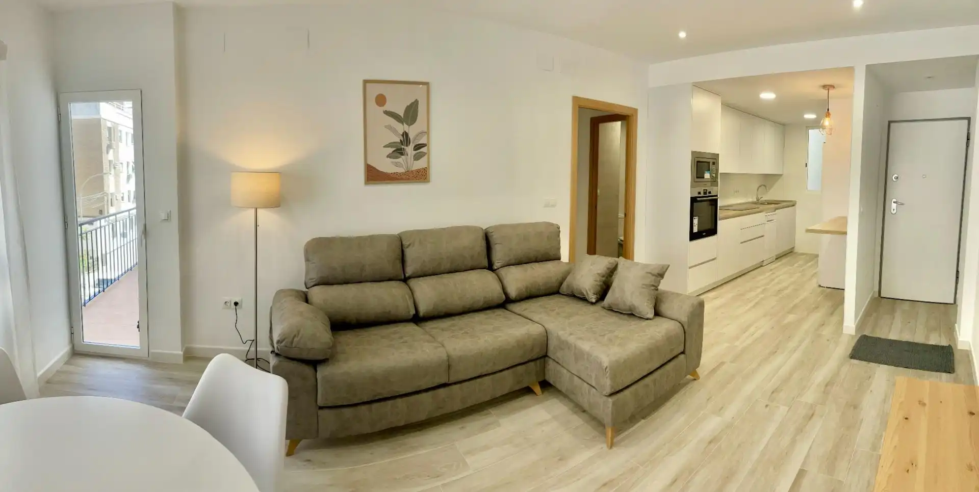 Sala d'estar de Pis de lloguer en Córdoba amb Aire condicionat, Terrassa i Moblat
