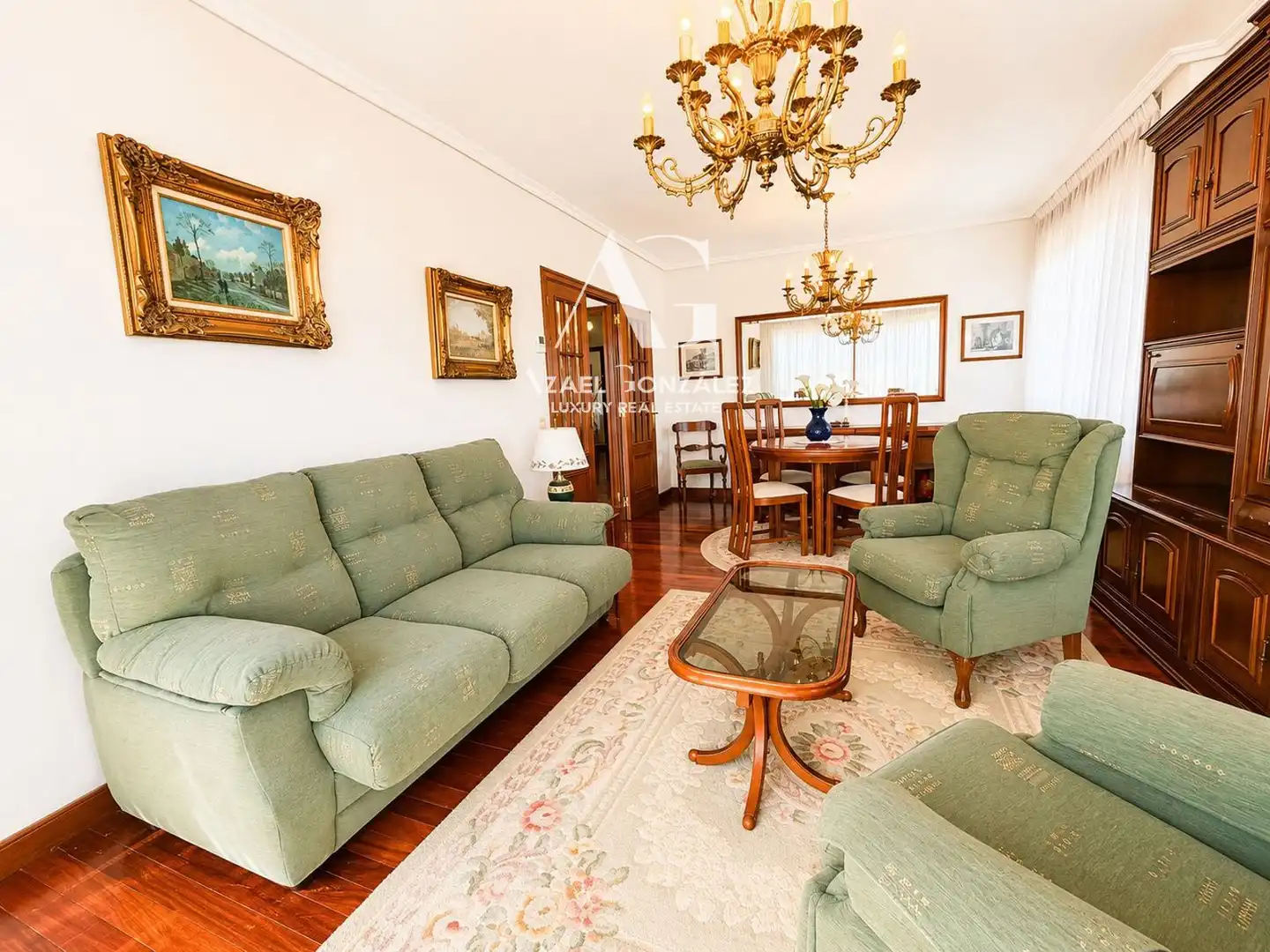 Sala d'estar de Casa o xalet en venda en Miengo amb Calefacció, Traster i Moblat