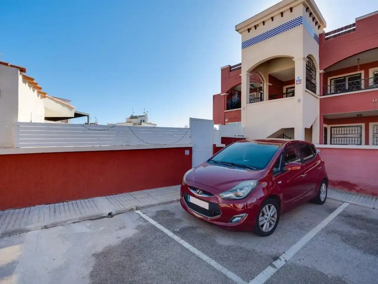 Aparcament de Casa o xalet en venda en Orihuela amb Aire condicionat, Calefacció i Jardí privat