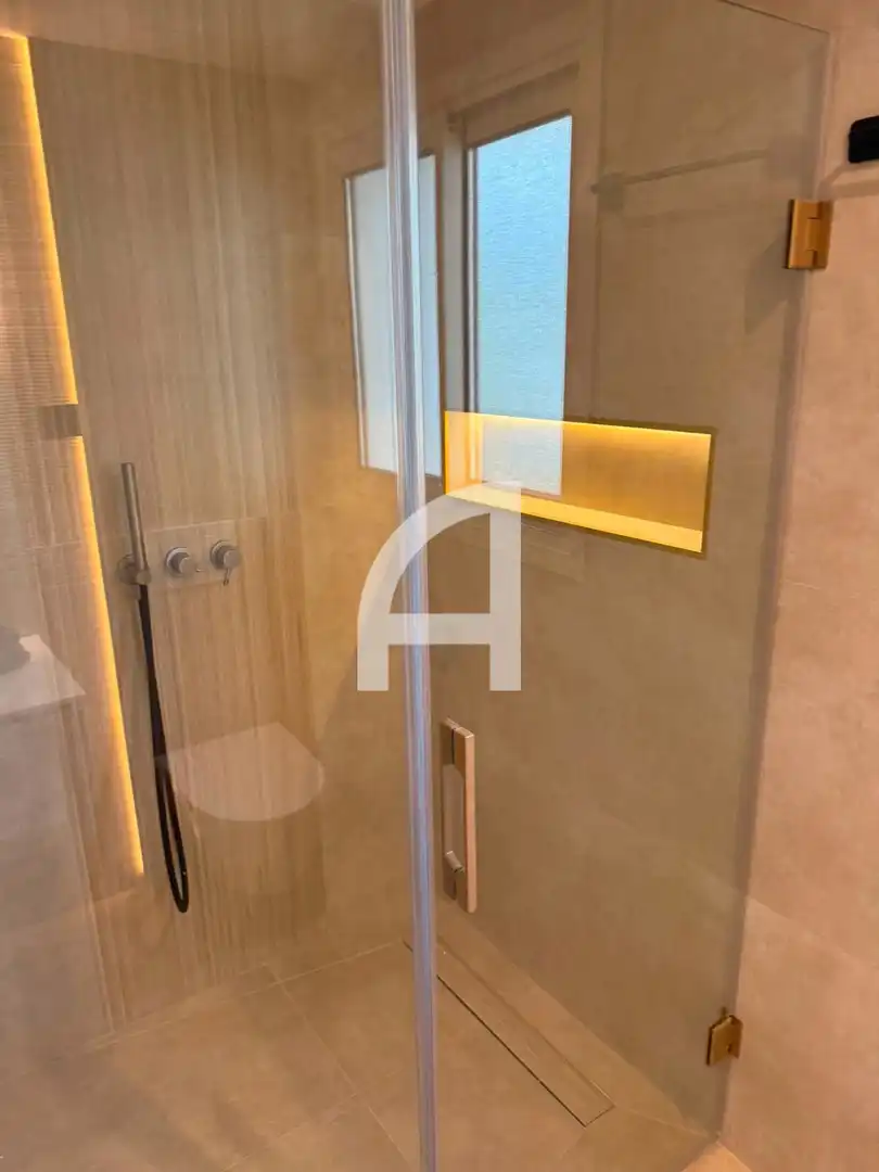 Bathroom of Flat for sale in Marbella  with Air Conditioner, Heating and Terrace