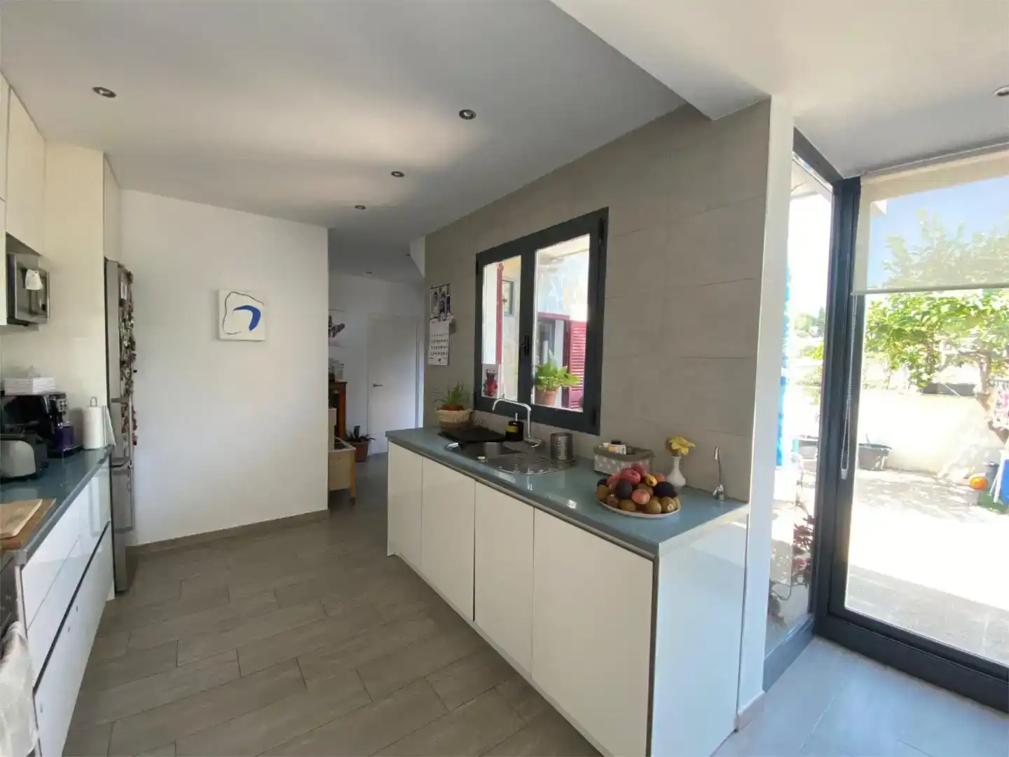 Küche von Wohnung zum Verkauf in  Palma de Mallorca mit Klimaanlage, Privatgarten und Abstellraum
