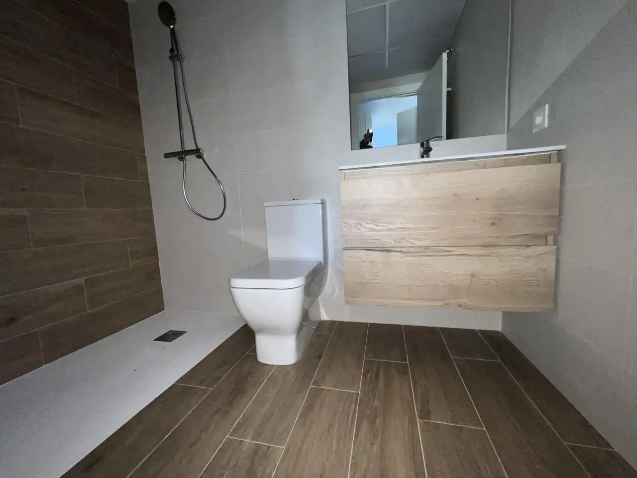 Bany de Pis en venda en Zaragoza amb Aire condicionat, Calefacció i Terrassa