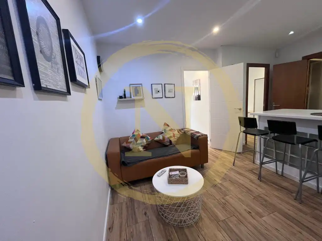Piso en venta en Carrer de Pujós, Collblanc