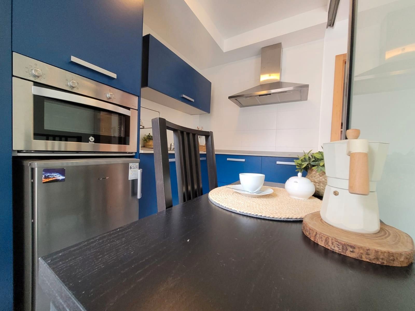 Cuina de Apartament en venda en Santander amb Calefacció i Balcó