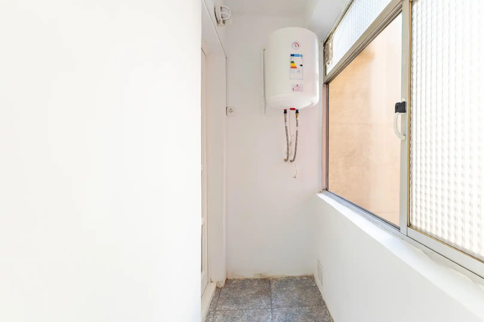 Terraza de Piso en venta en L'Hospitalet de Llobregat con Parquet, Horno y Balcón