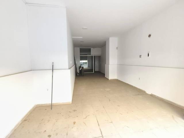 Local comercial en Venta en Avenida Doctor Peset Aleixandre en Tormos