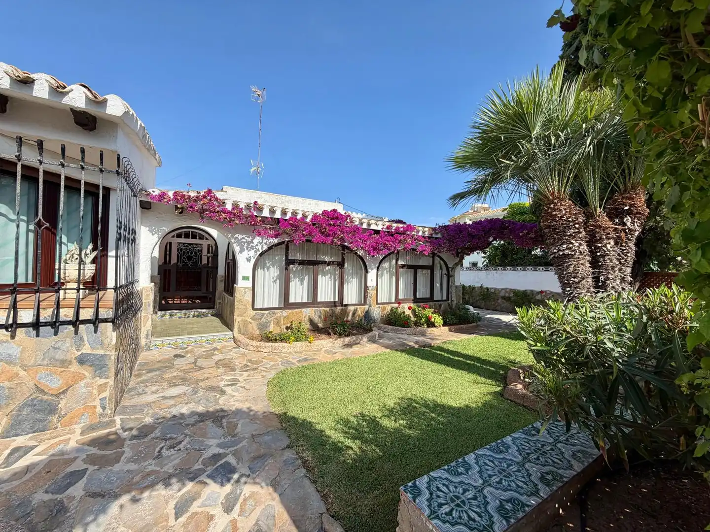 Detached house with pool for sale in Las Marinas / Les Marines, imagen 2