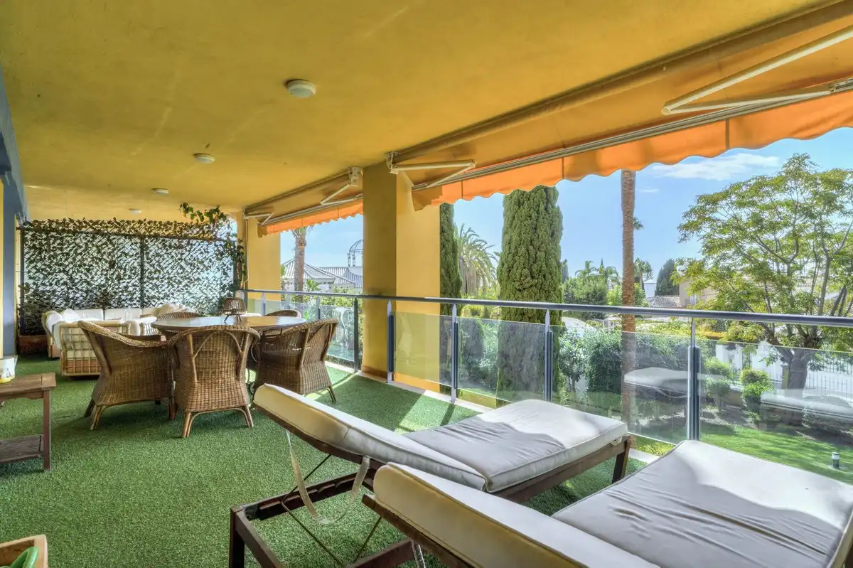 Terrasse von Wohnung zum Verkauf in Marbella mit Klimaanlage, Terrasse und Abstellraum
