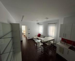 Sala d'estar de Apartament de lloguer en  Madrid Capital amb Aire condicionat, Calefacció i Parquet