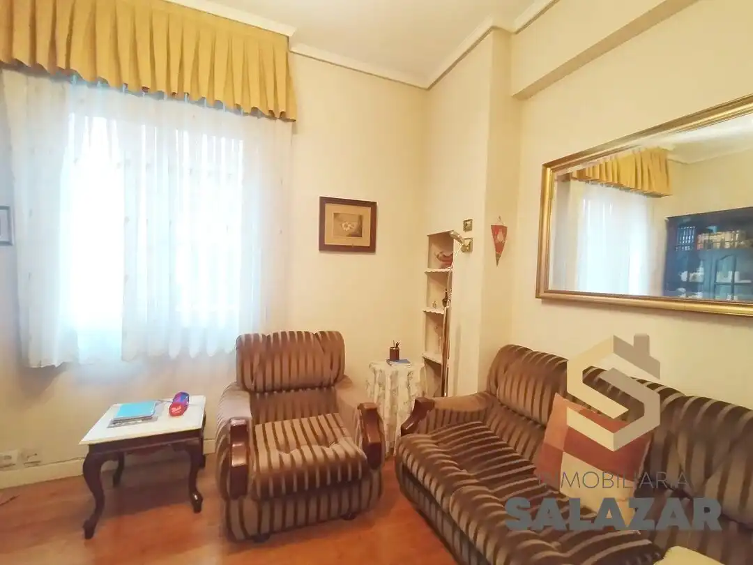Living room of Flat for sale in Bilbao   with Heating, Terrace and Balcony