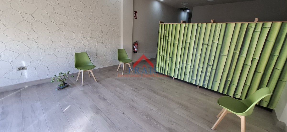 Local en venda en Utrera amb Aire condicionat
