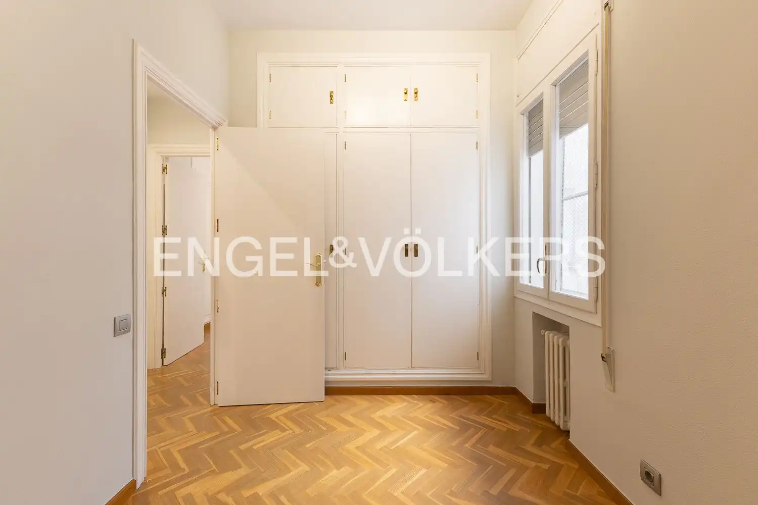 Schlafzimmer von Wohnung zur Miete in Valencia mit Klimaanlage, Heizung und Parkett
