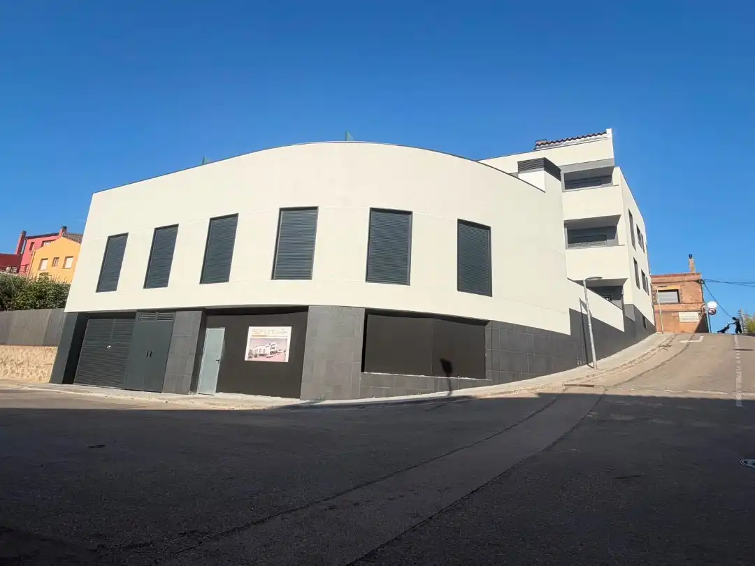 Local comercial de lloguer a c/ Llevant 29