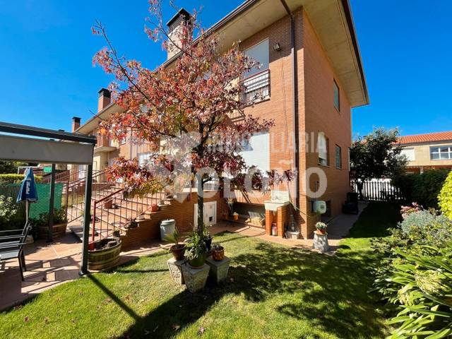 Casa adosada en Venta en Calle San José en Alesanco