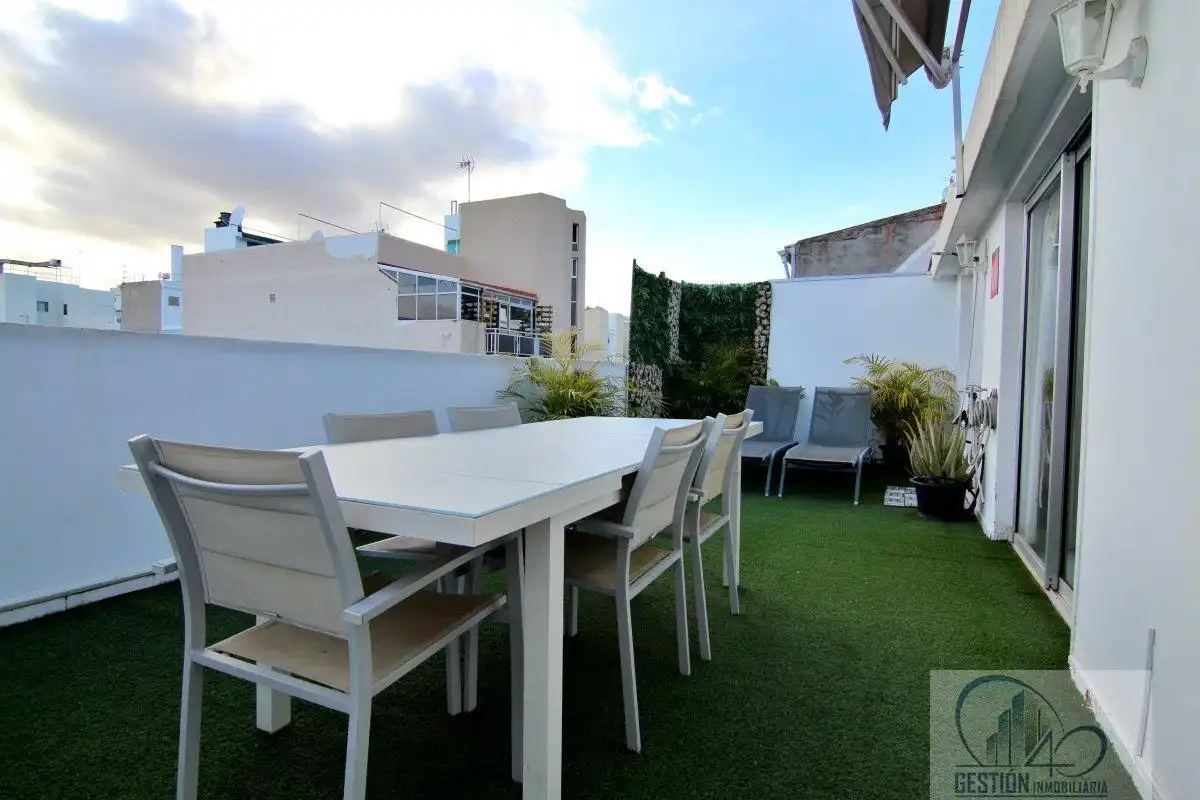 Terraza de Ático en venta en Santa Cruz de Tenerife con Trastero, Amueblado y Alarma