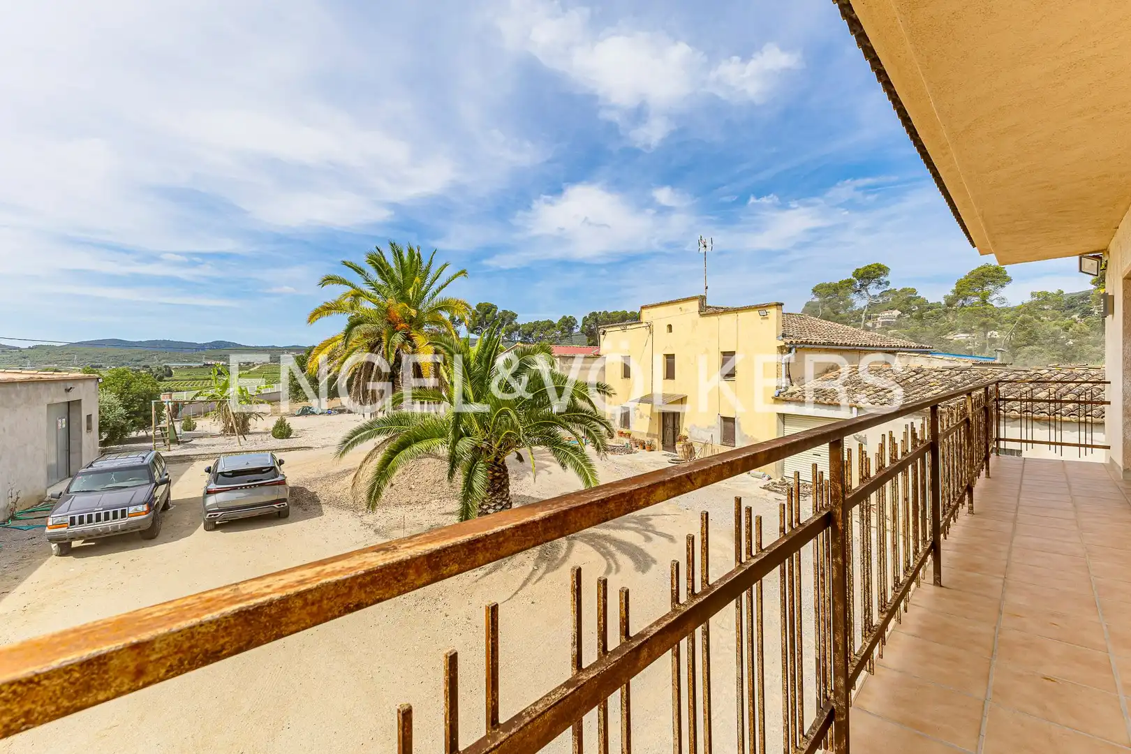 Casa amb terrassa en venda a Torrelles de Foix, imagen 2