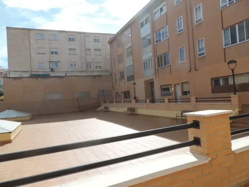 Parking de Piso en venta en Guadalajara con Calefacción, Parquet y Terraza