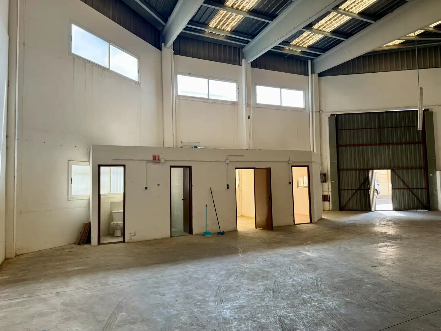 Industrial building to rent in Carrer Palmiters, imagen 5