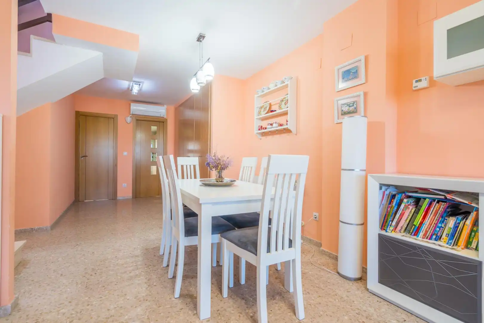 Dining room of Flat for sale in La Pobla de Vallbona  with Air Conditioner, Heating and Terrace