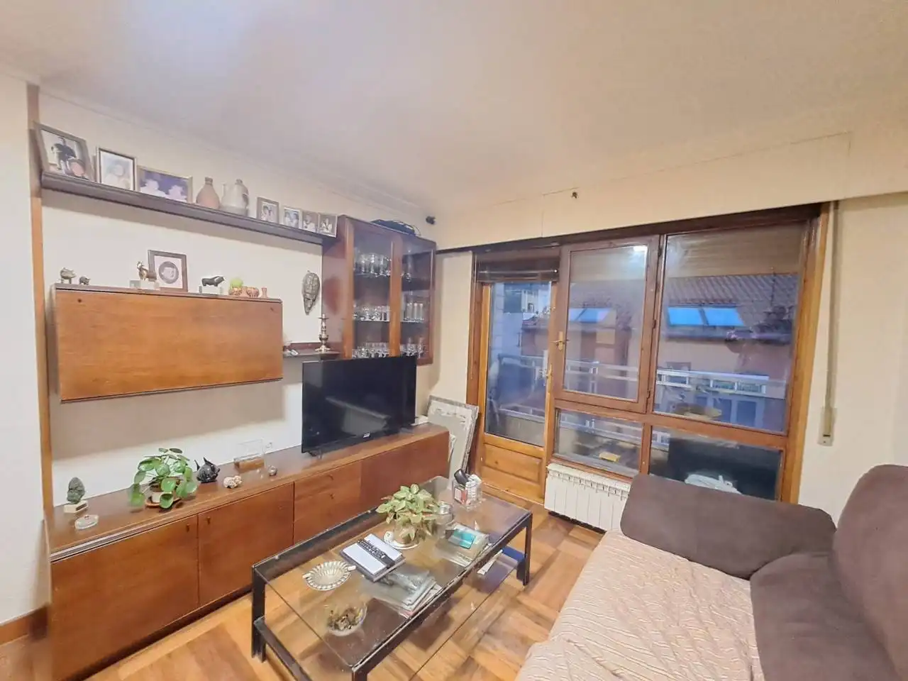 Sala d'estar de Pis en venda en Burgos amb Calefacció, Terrassa i Alarma