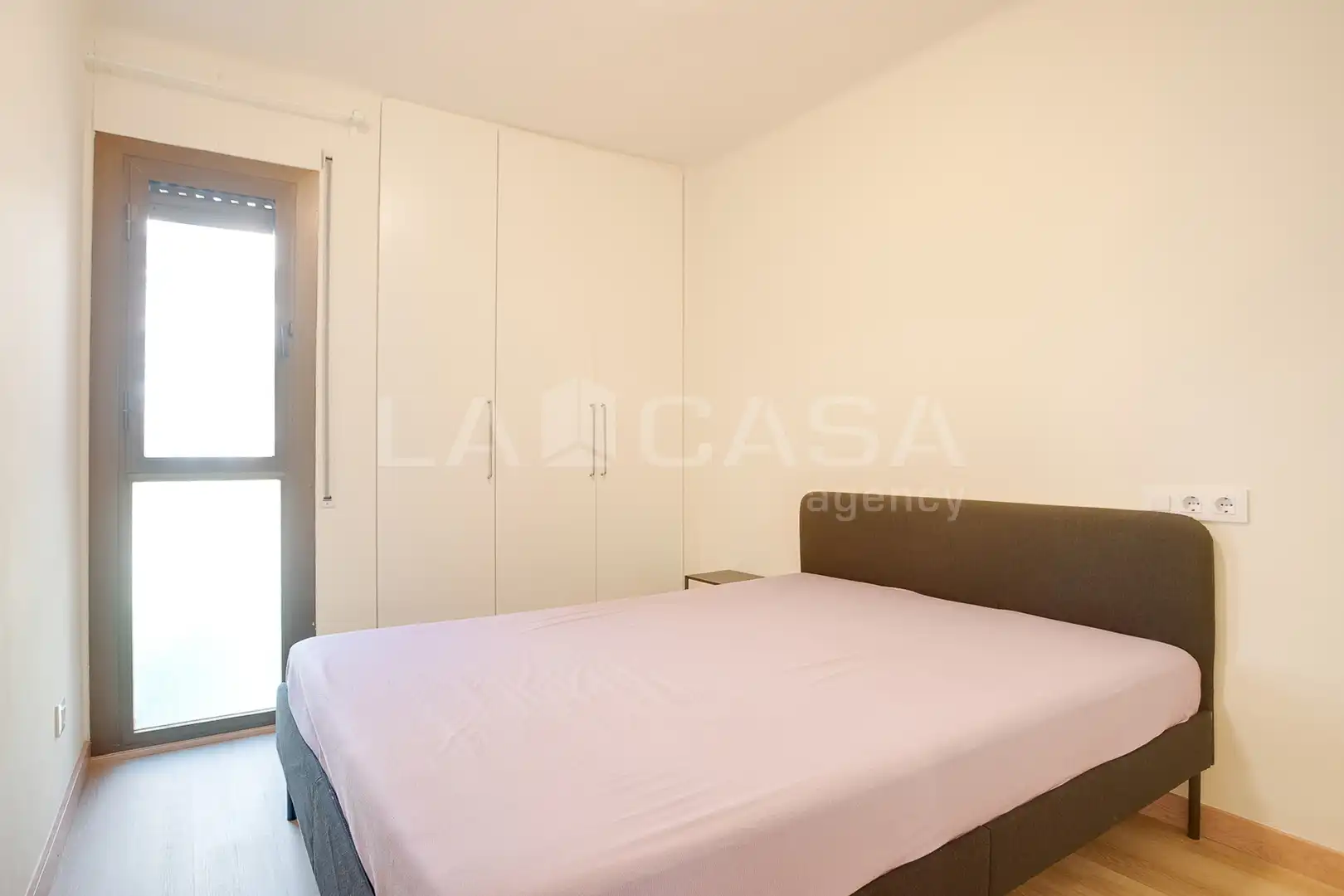 Habitación de Piso en venta en Barcelona con Calefacción y Balcón