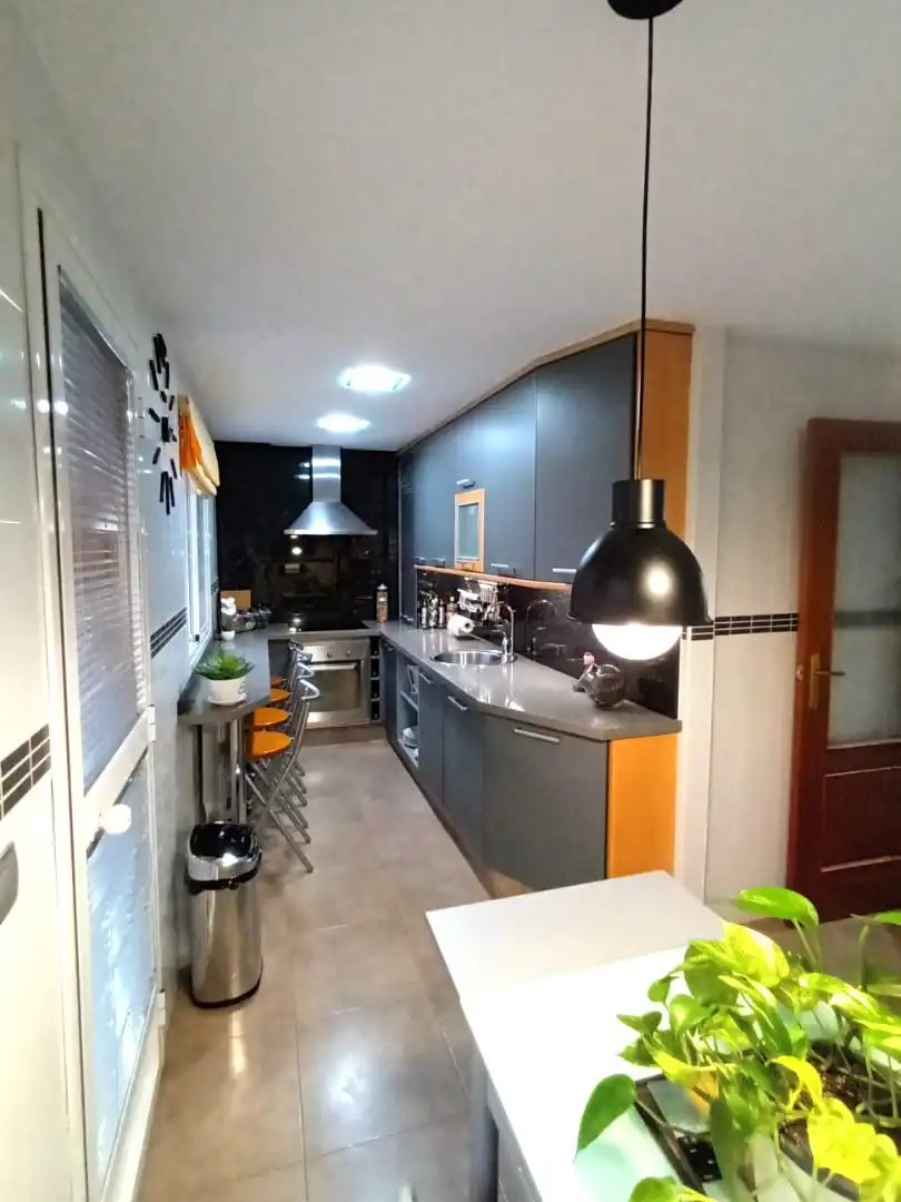 Cocina de Casa adosada en venta en Mérida con Aire acondicionado, Terraza y Trastero