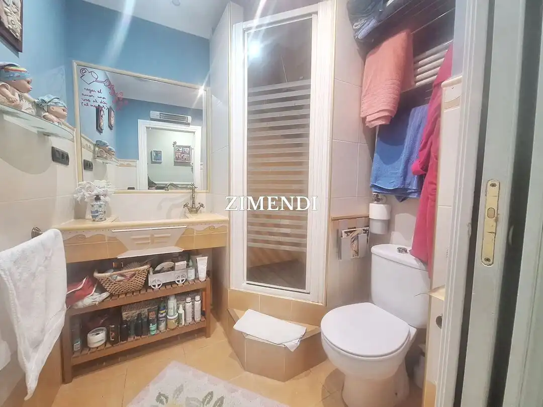 Bedroom of Flat for sale in Durango  with Air Conditioner, Heating and Storage room