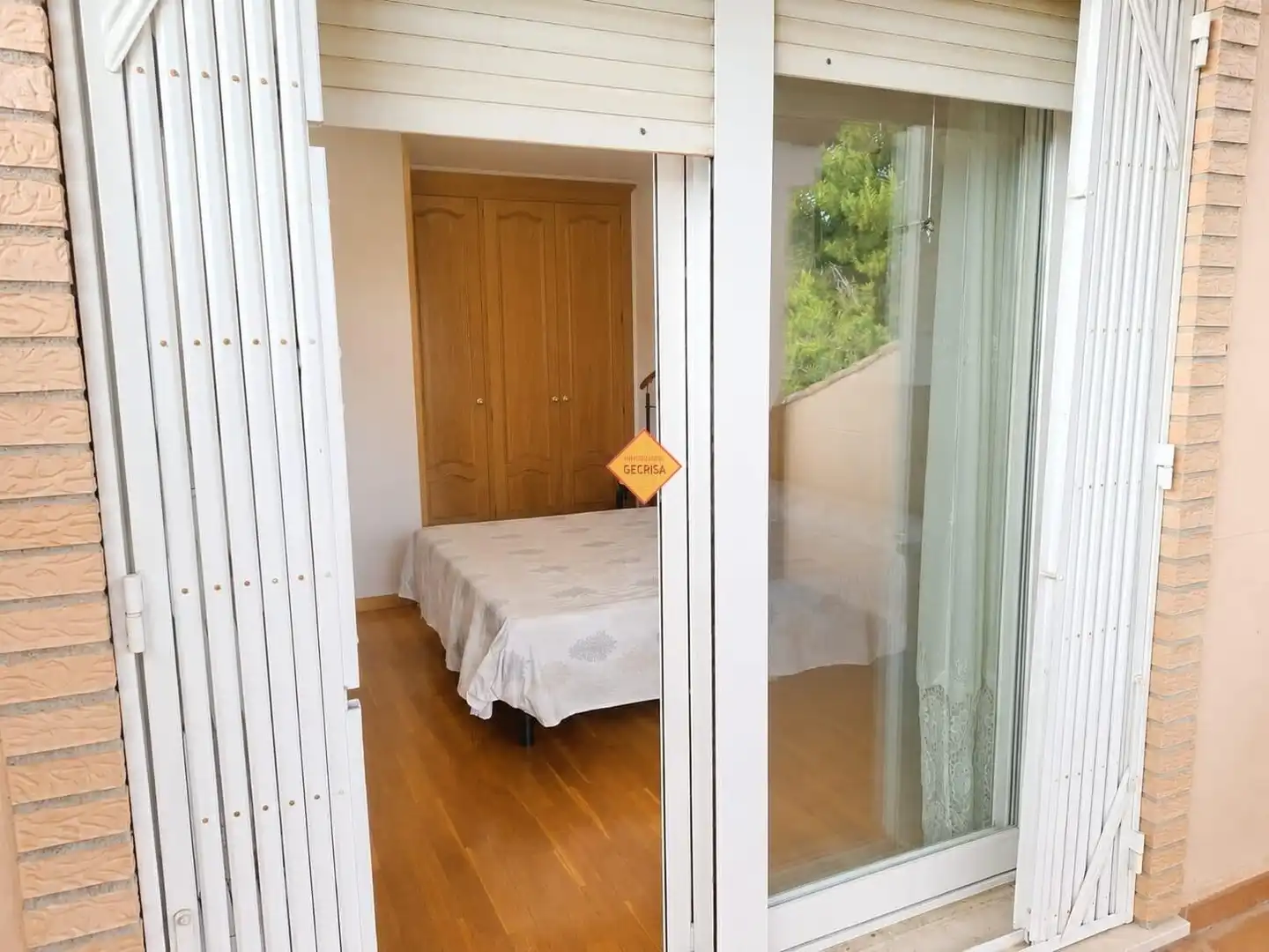 Dormitori de Casa o xalet en venda en Paterna amb Aire condicionat, Calefacció i Jardí privat