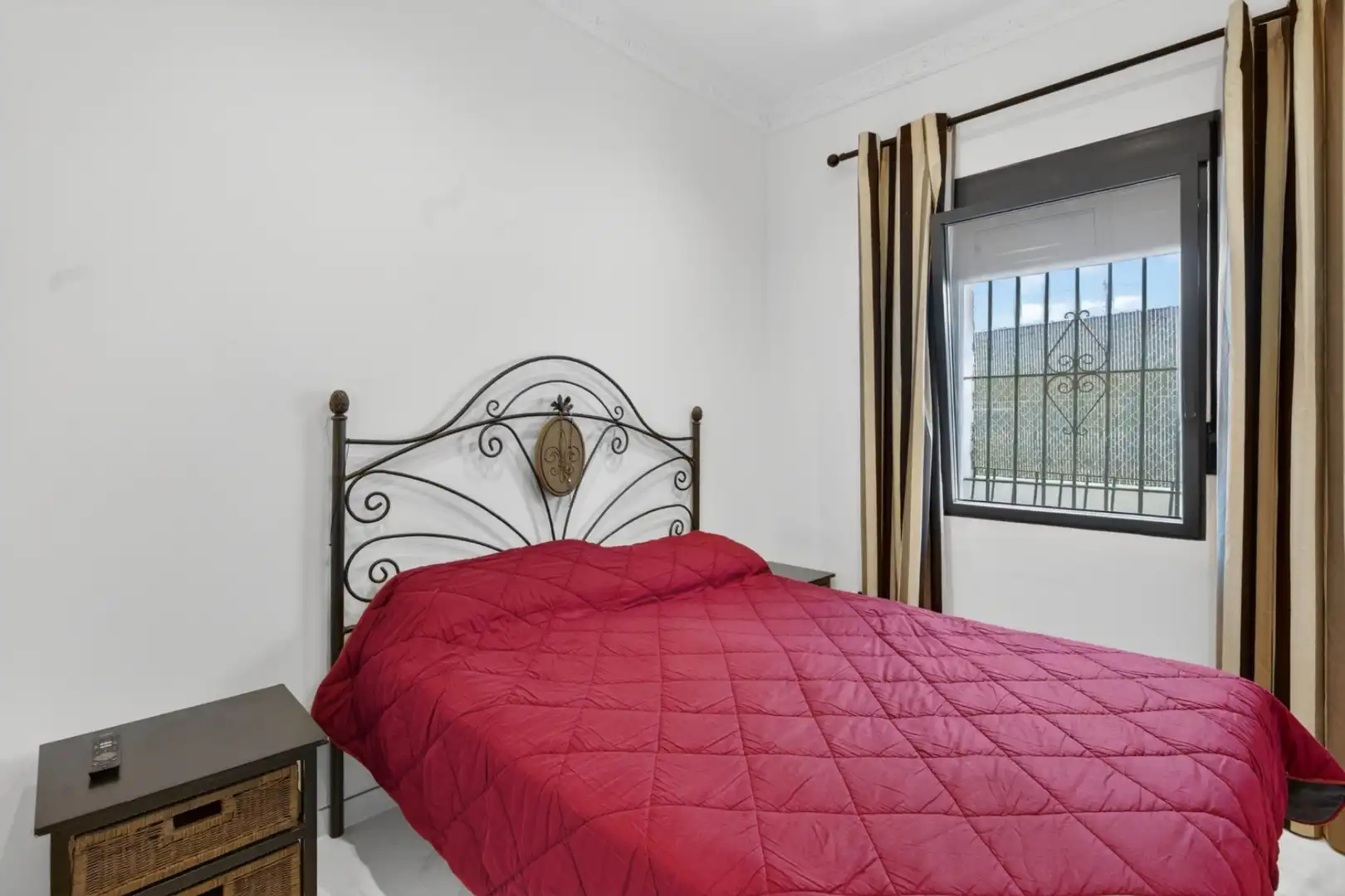 Dormitori de Casa o xalet en venda en Elche / Elx amb Aire condicionat, Calefacció i Jardí privat
