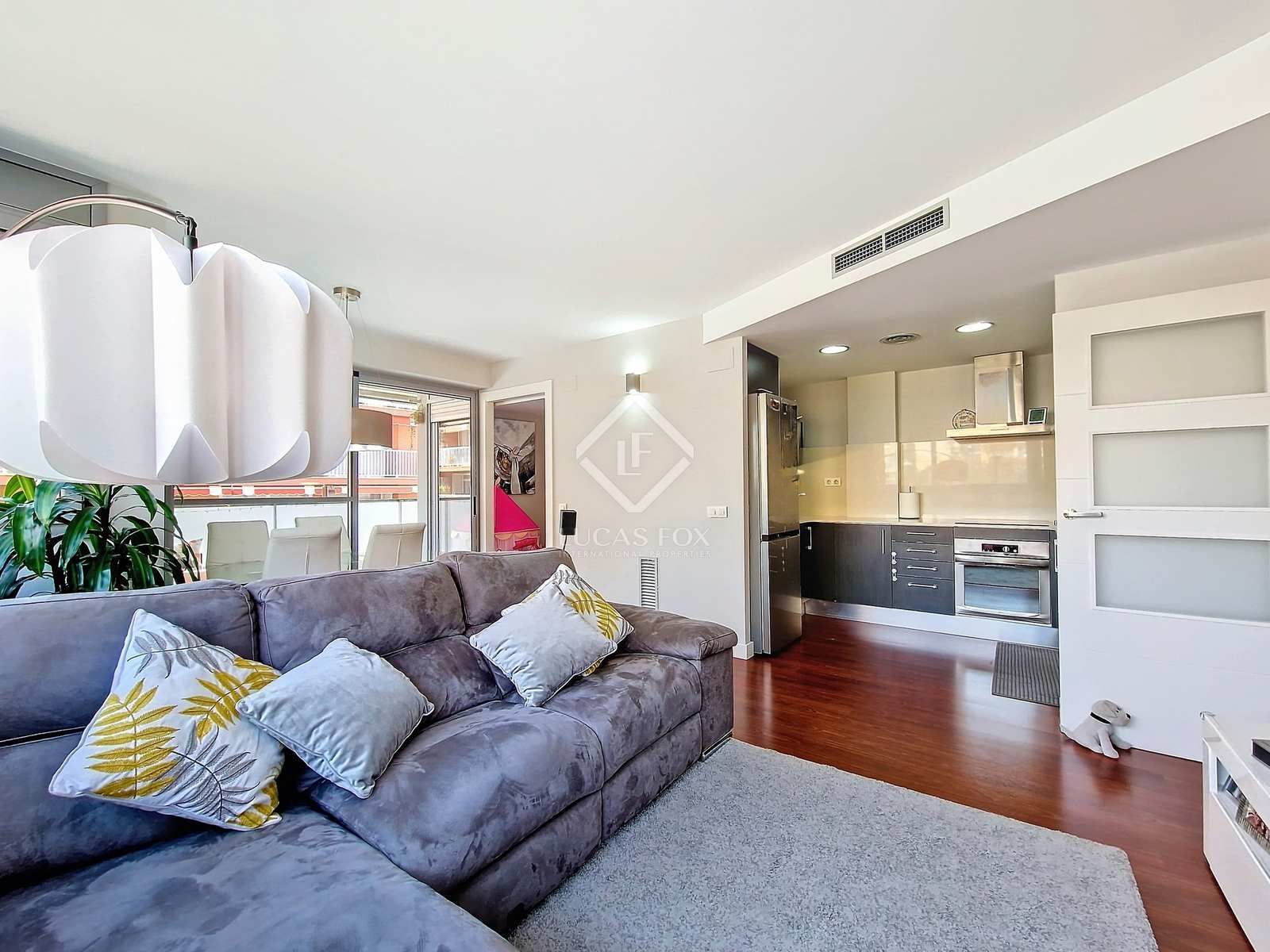 Living room of Flat for sale in Vilanova i la Geltrú  with Air Conditioner, Heating and Terrace