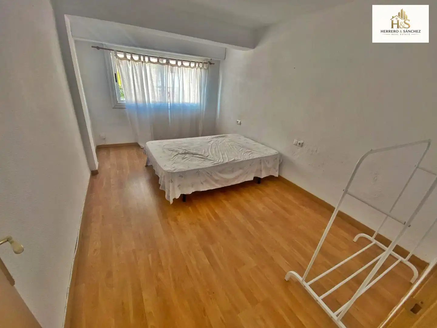Bedroom of Flat for share in Pla - Carolinas