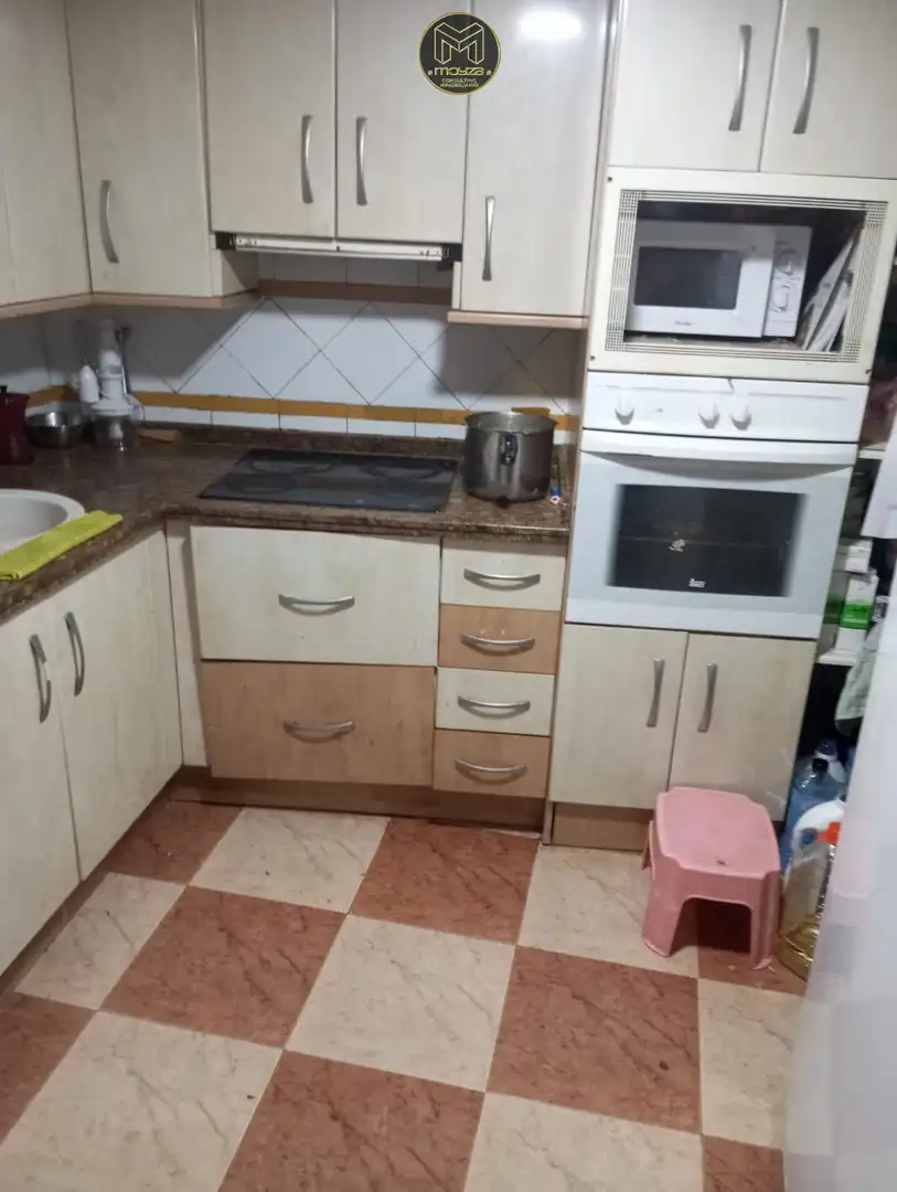 Cuina de Casa o xalet en venda en Jaén amb Terrassa, Traster i Balcó