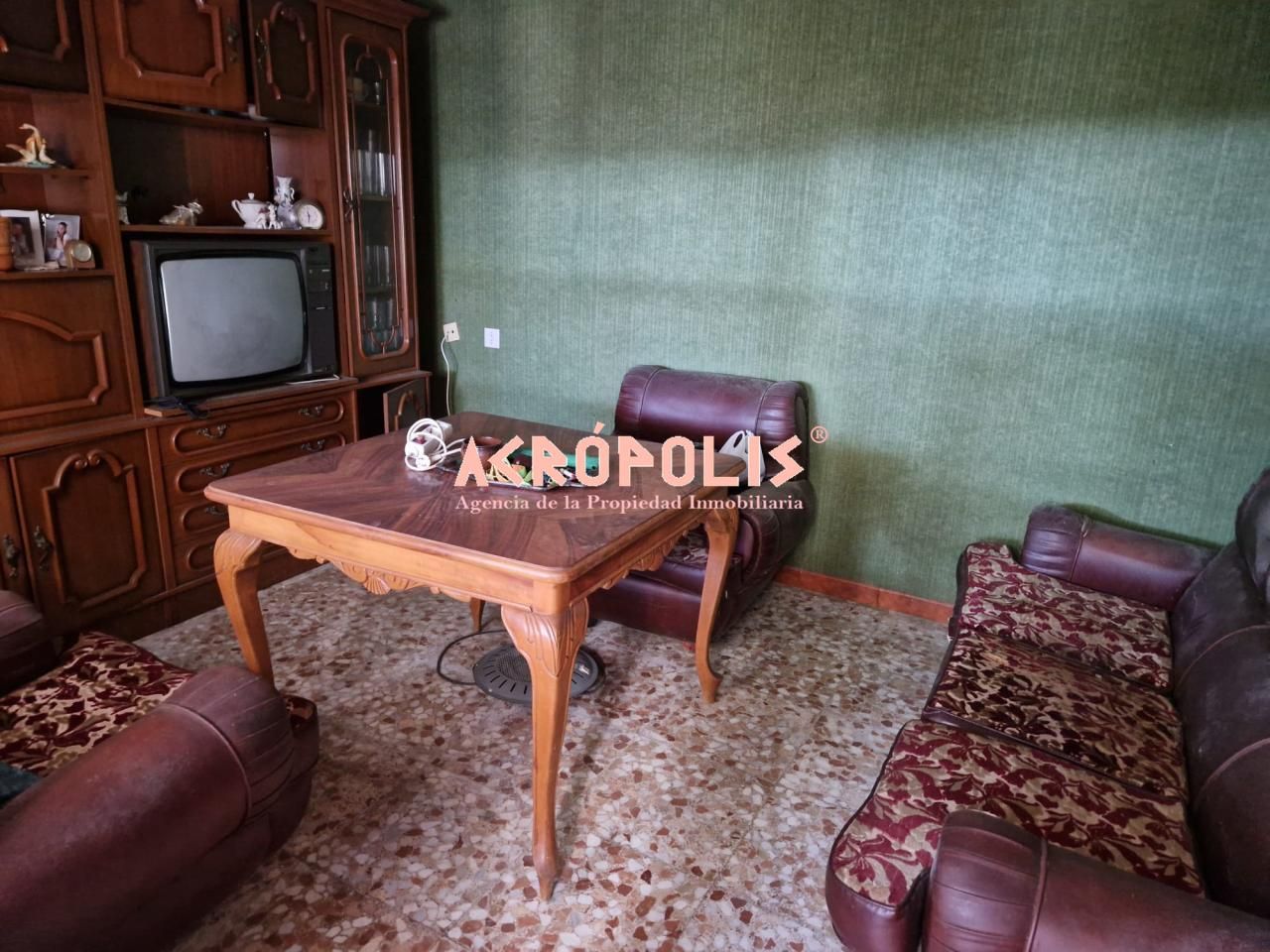 Sala d'estar de Casa o xalet en venda en Santa María de la Vega amb Calefacció