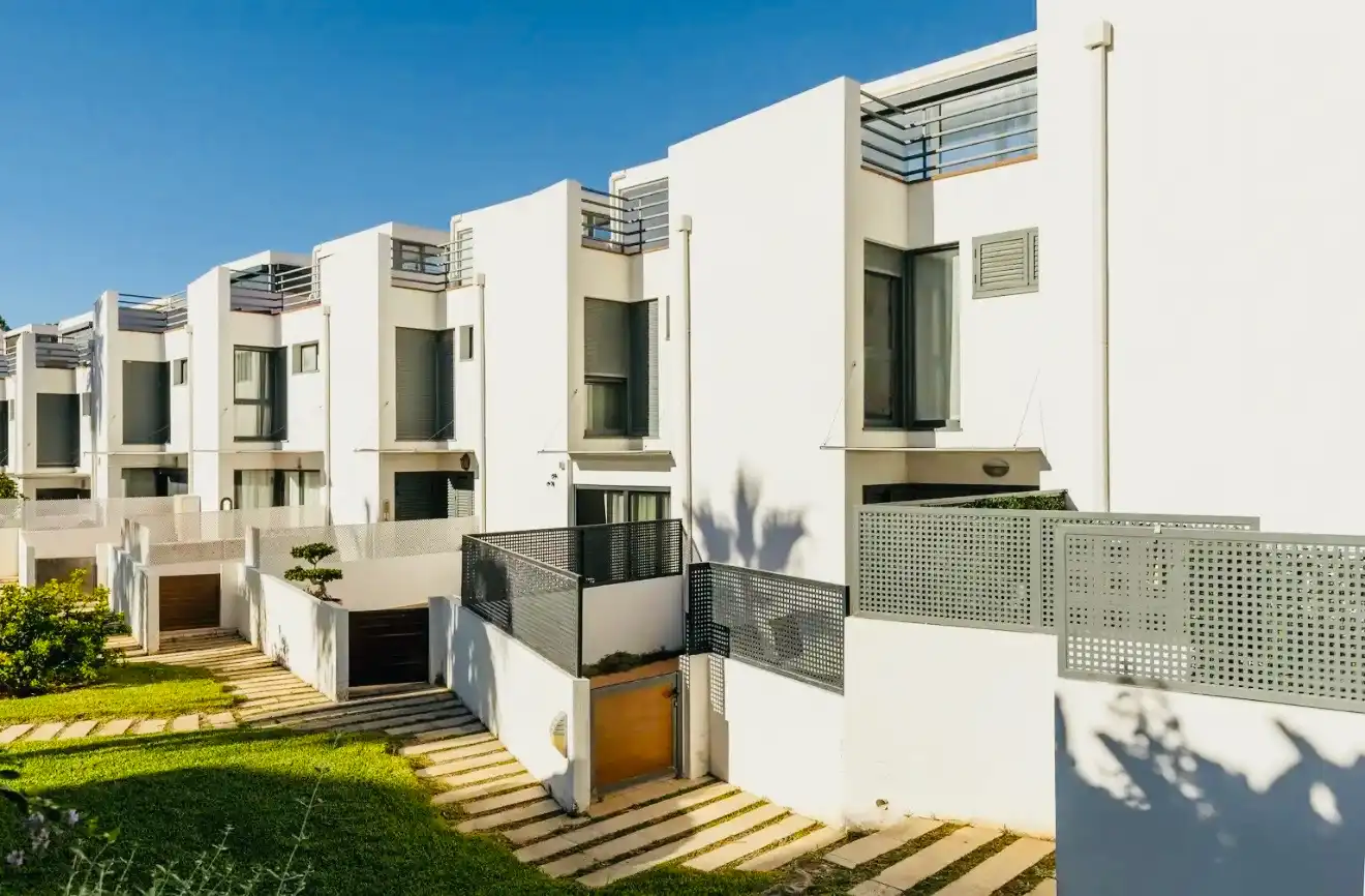 Außenansicht von Einfamilien-Reihenhaus zum Verkauf in Dénia mit Klimaanlage, Heizung und Terrasse