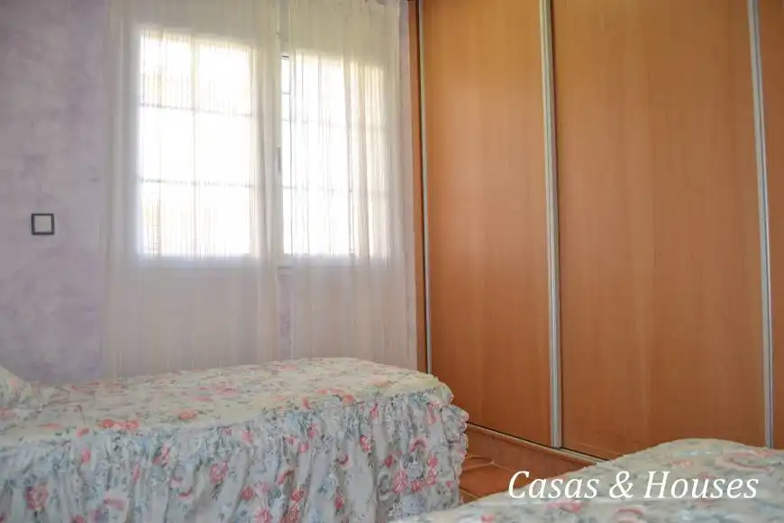 Dormitori de Casa o xalet en venda en La Manga del Mar Menor amb Jardí privat, Terrassa i Moblat