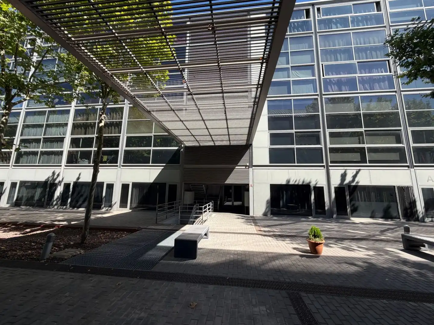 Vista exterior de Loft en venda en Alcalá de Henares amb Aire condicionat