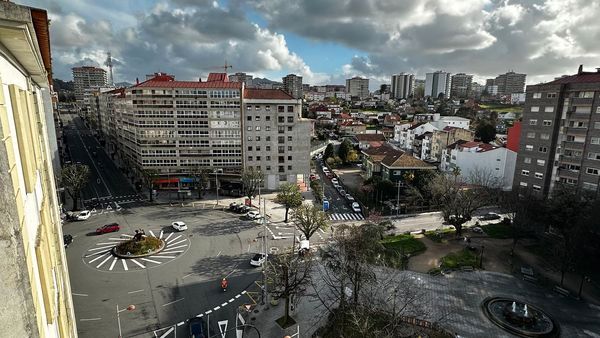 Vista exterior de Dúplex en venda en Vigo  amb Calefacció, Parquet i Terrassa