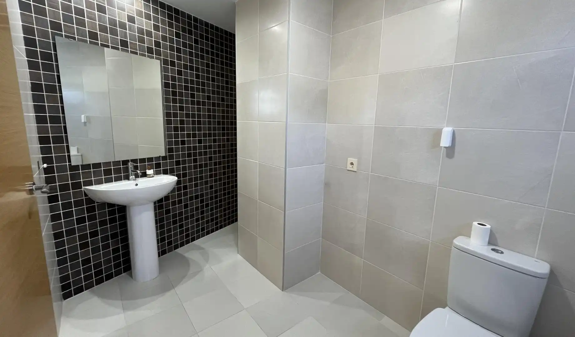 Bany de Apartament de lloguer en Gilet