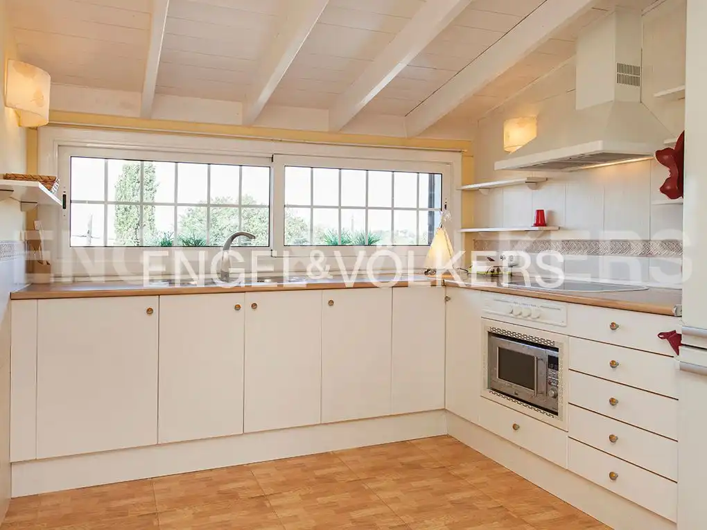Cocina de Casa o chalet en venta en Sant Cugat del Vallès con Aire acondicionado, Calefacción y Jardín privado