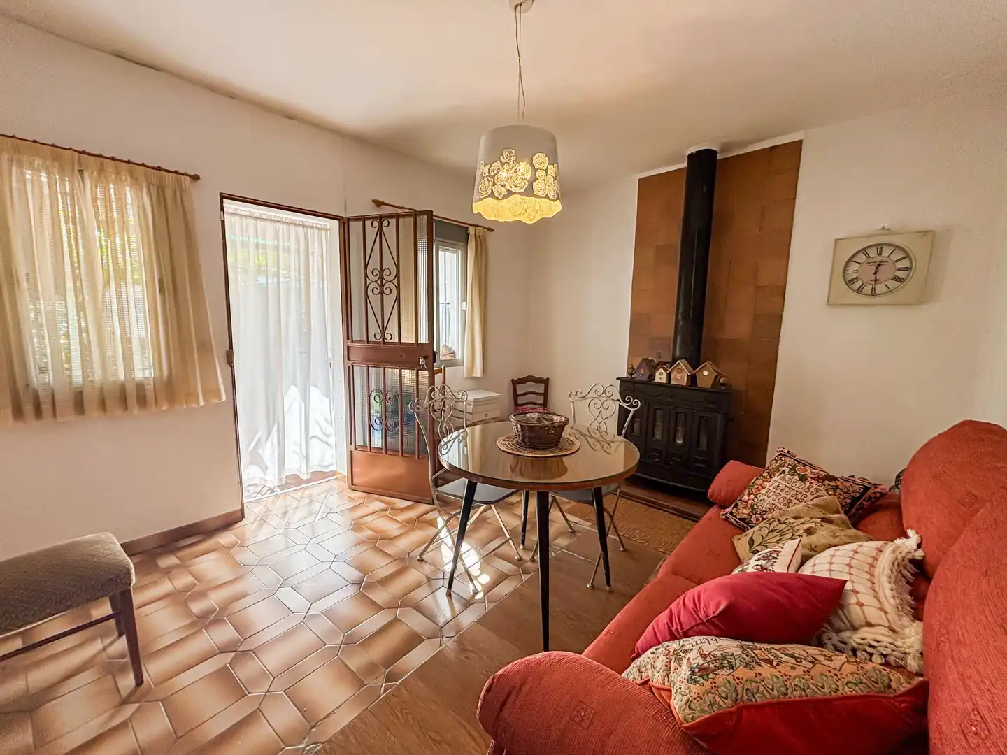 Sala d'estar de Casa adosada en venda en Albolote amb Terrassa