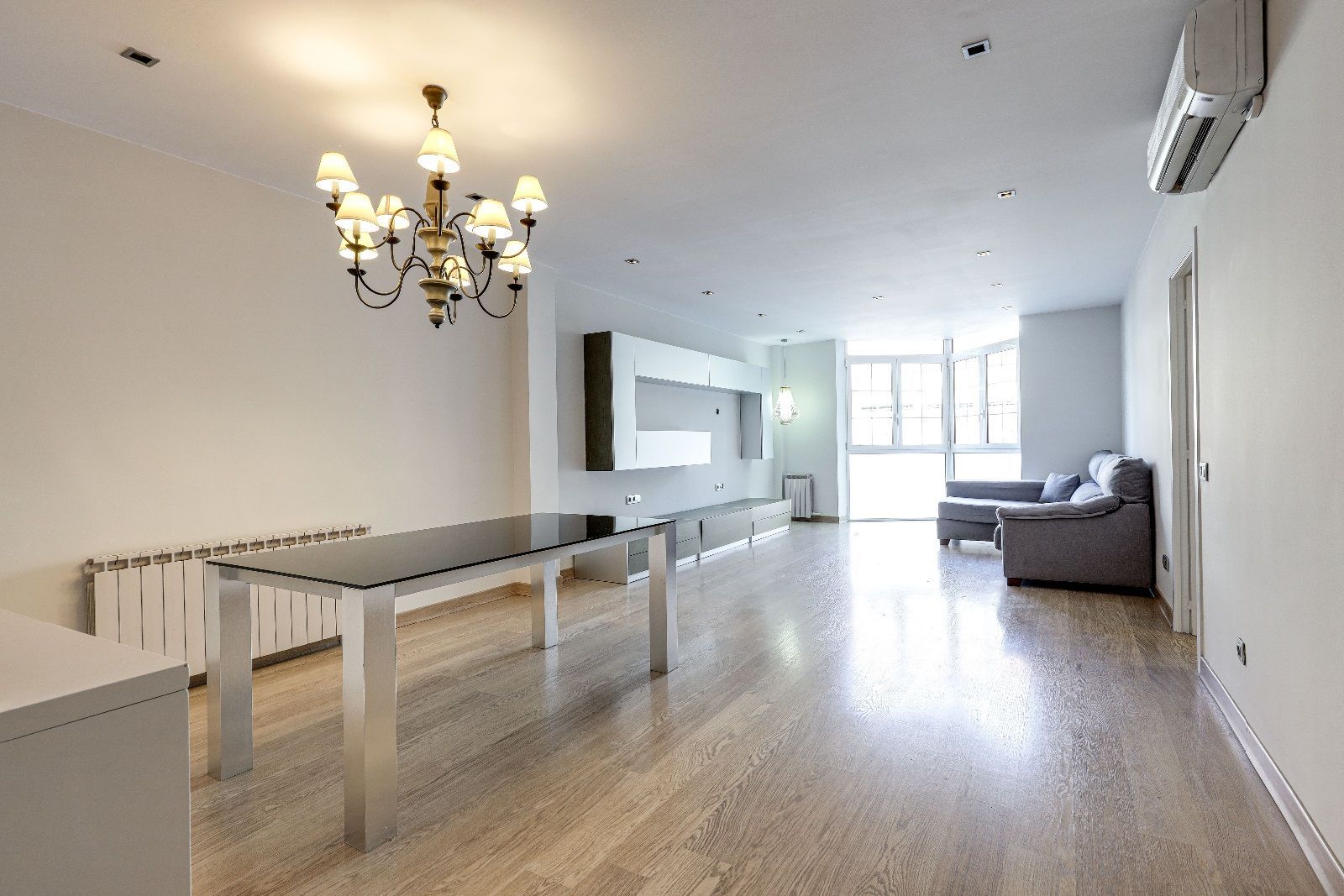Living room of Flat to rent in  Barcelona Capital  with Heating, Parquet flooring and Terrace