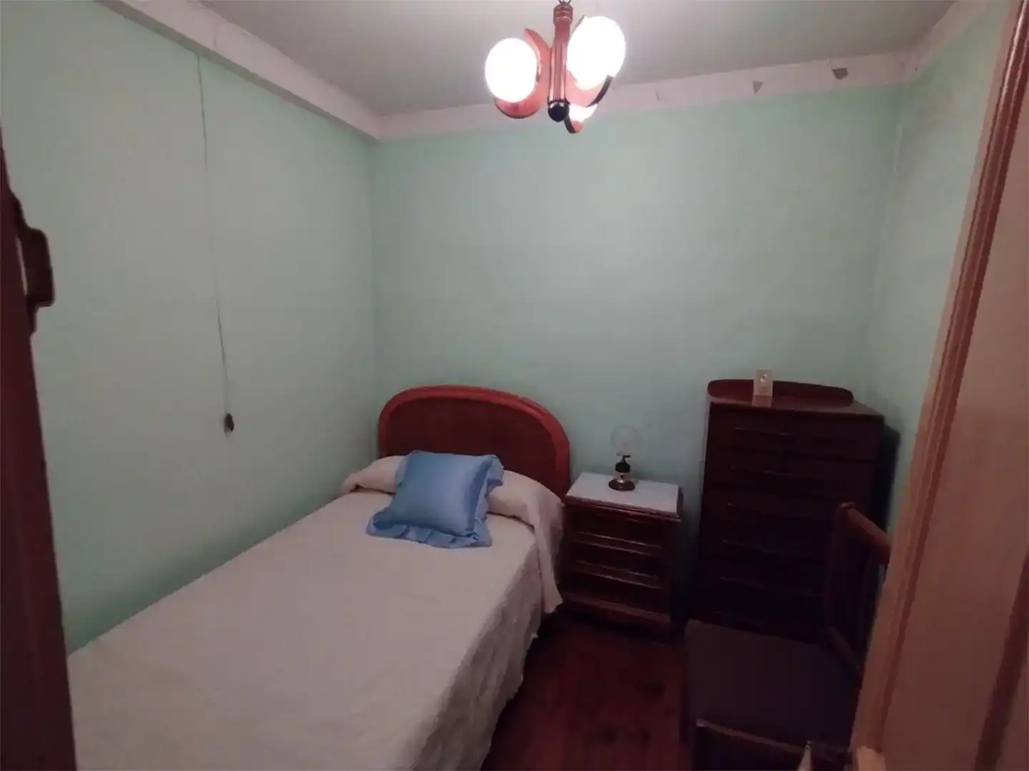 Schlafzimmer von Wohnung zum Verkauf in Castrillón mit Privatgarten und Möbliert