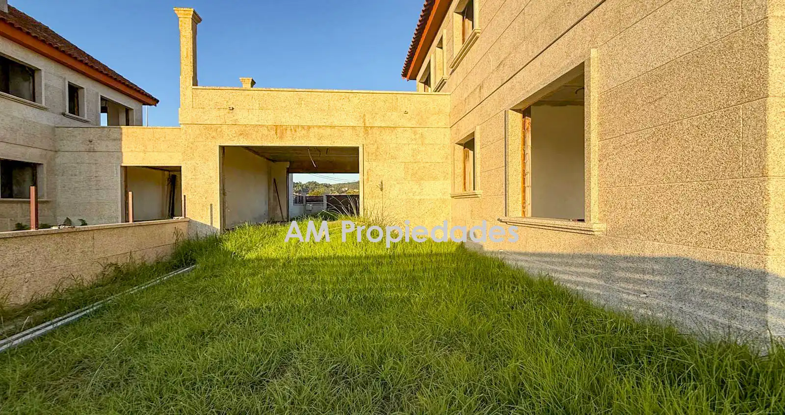 Vista exterior de Casa adosada en venda en Baiona amb Calefacció, Jardí privat i Terrassa